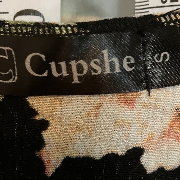 Cupshe Floral Maxi Bathing Suit Cover-Up – SizeS 2/25$ - Picture 2 of 3